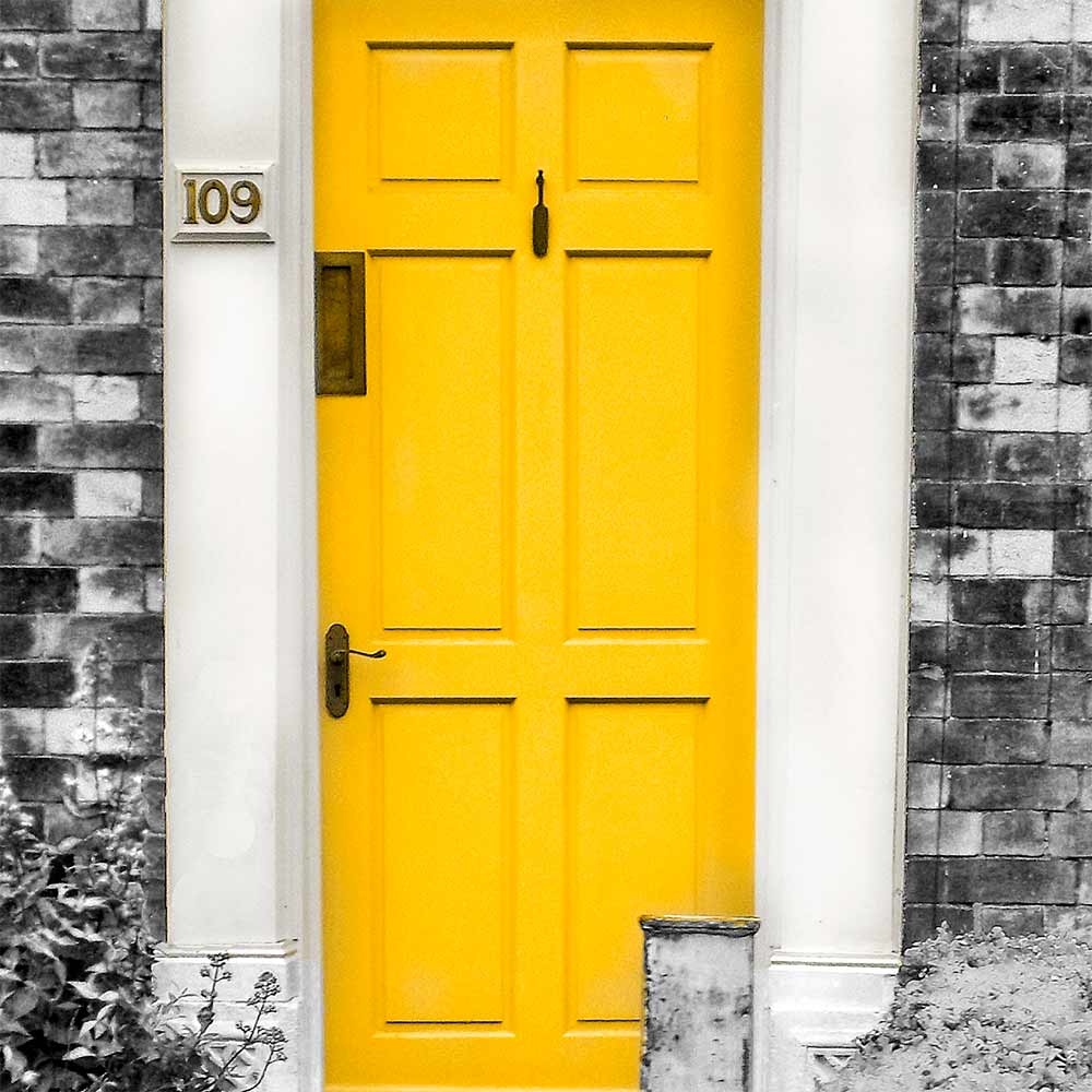 puerta-amarilla puerta-amarilla